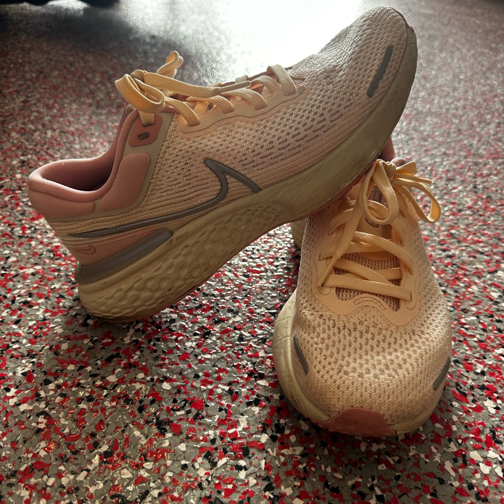 Nike Women's Light Pink Athletic Shoes
